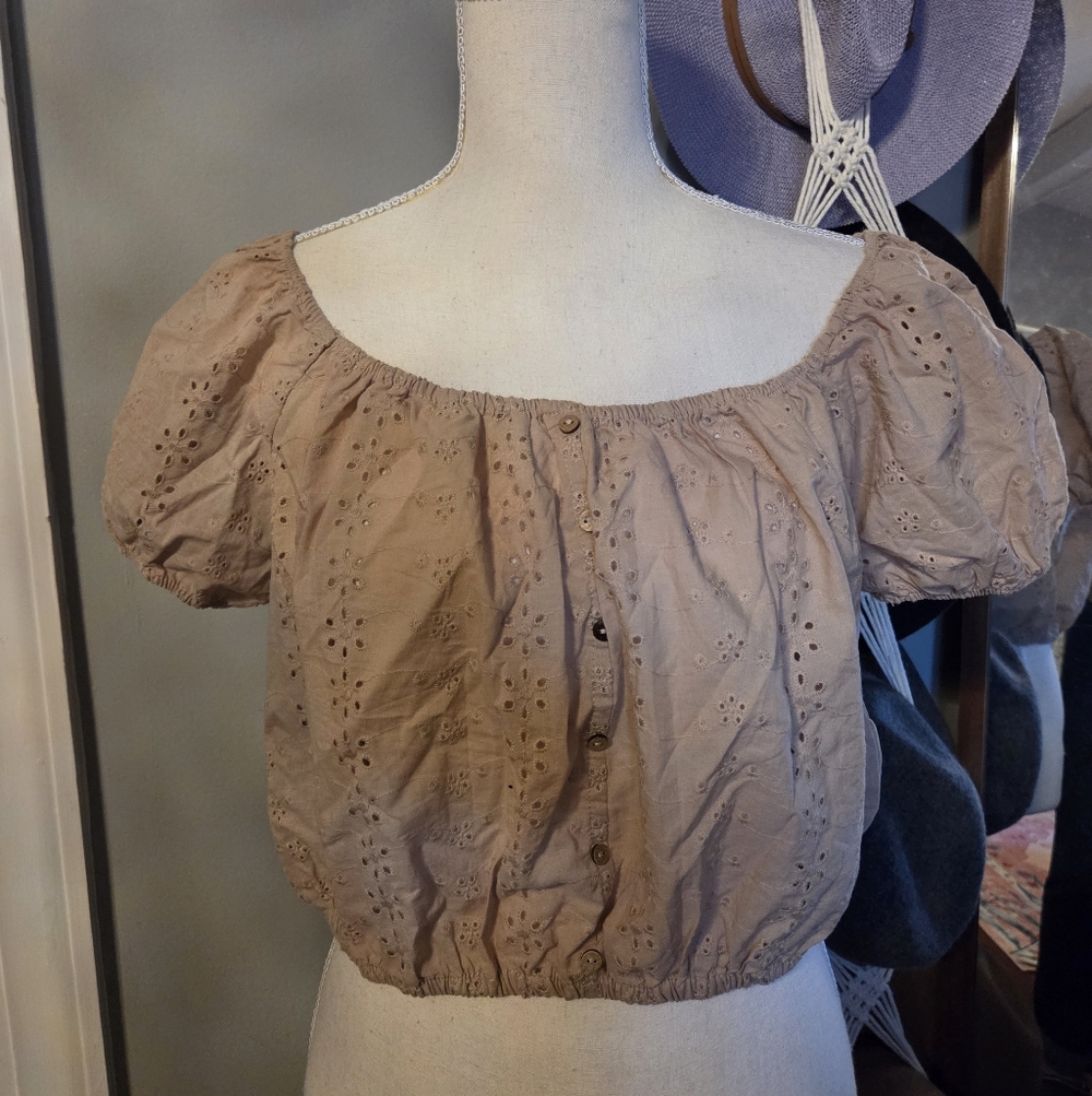 Women's Tan Eyelet Puff Sleeve Top